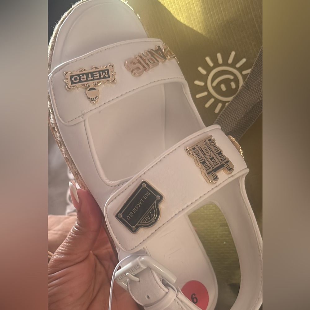 Metro Kids White and Gold Sandals Karla f